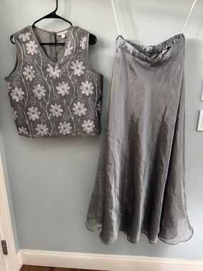 Vintage Elegant Gray Floral Embroidered Two-Piece Skirt Set